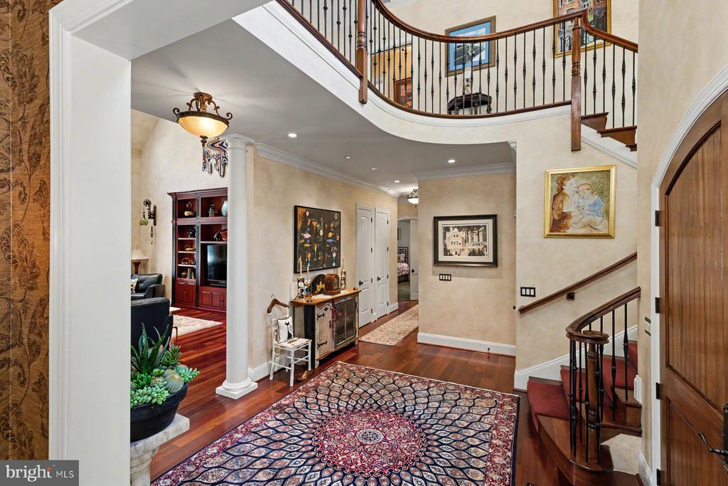 1255 Horseshoe Trail