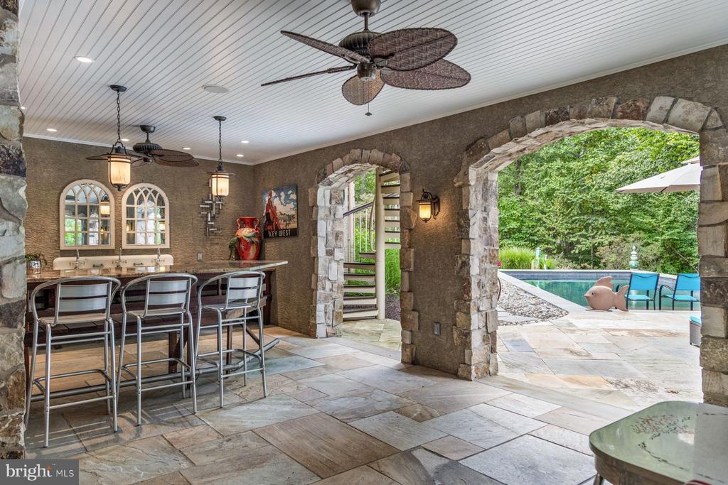 1255 Horseshoe Trail