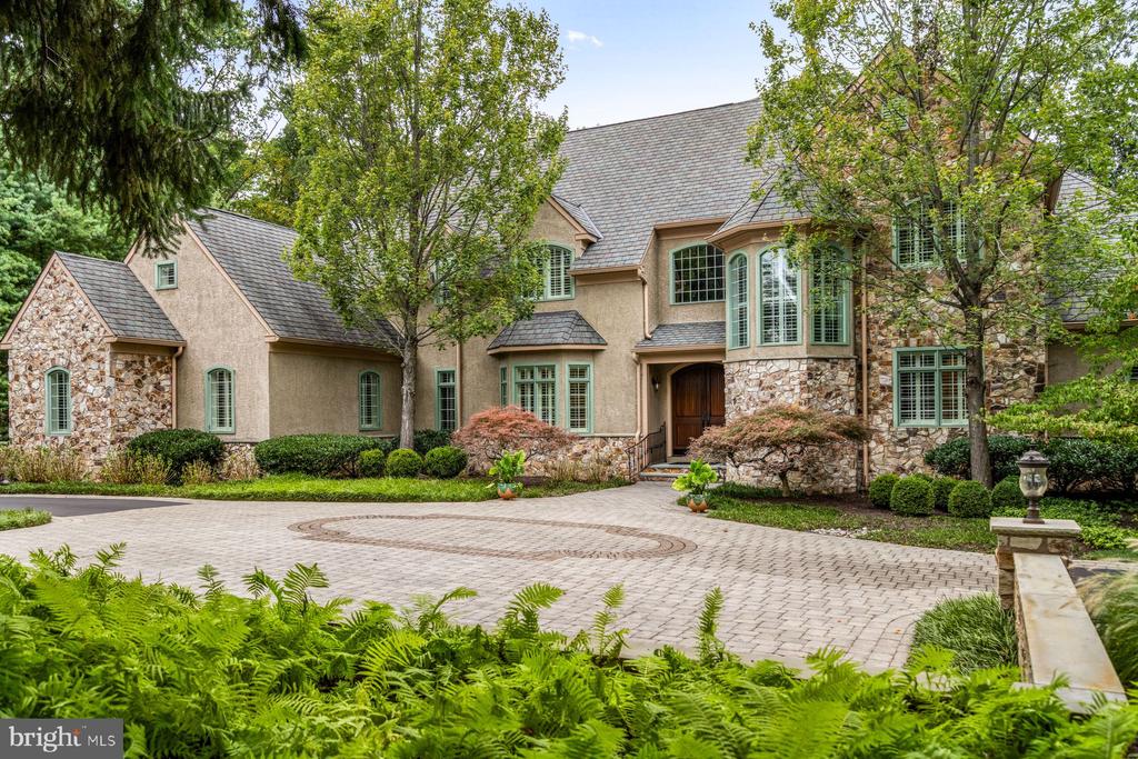 1255 Horseshoe Trail