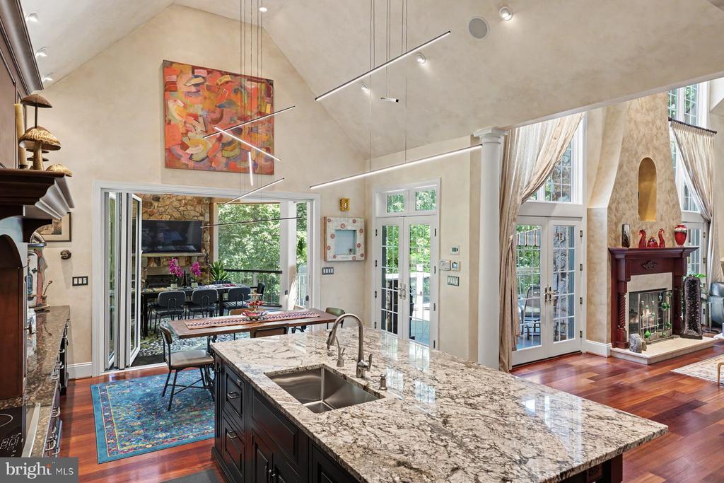 1255 Horseshoe Trail