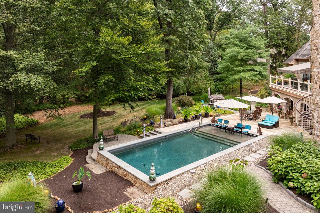 1255 Horseshoe Trail
