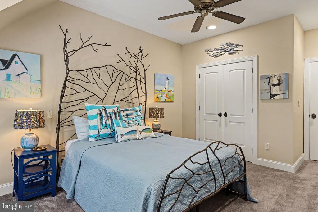 1255 Horseshoe Trail
