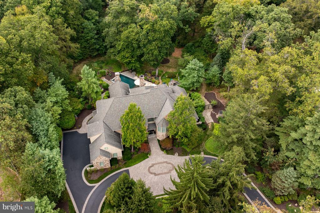 1255 Horseshoe Trail