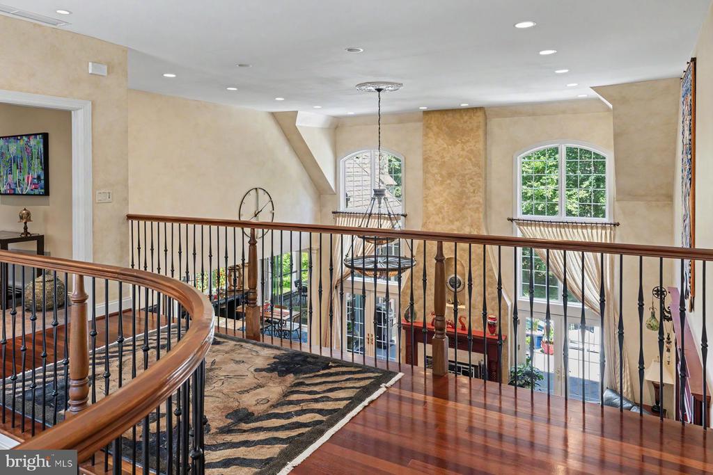 1255 Horseshoe Trail