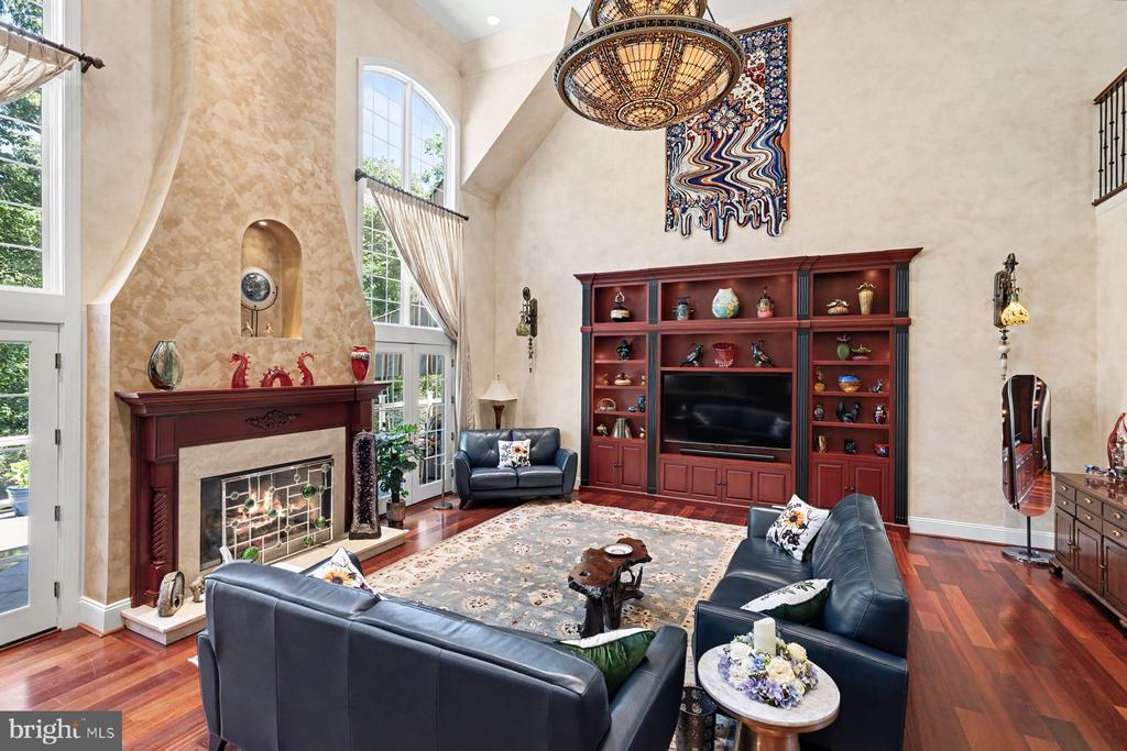 1255 Horseshoe Trail