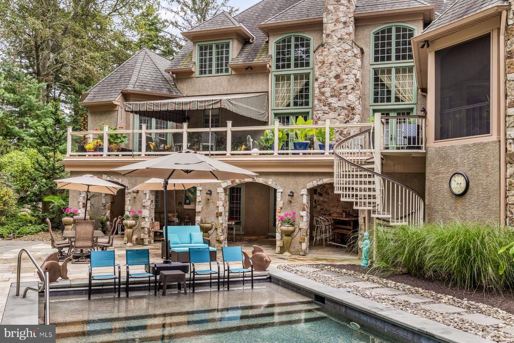 1255 Horseshoe Trail