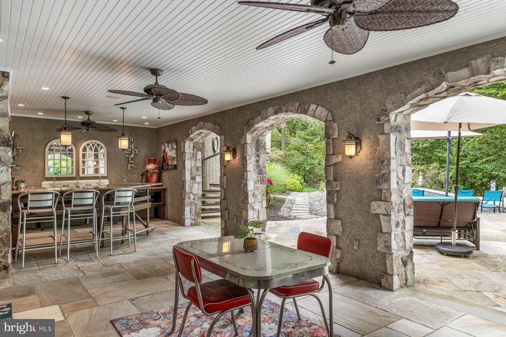 1255 Horseshoe Trail