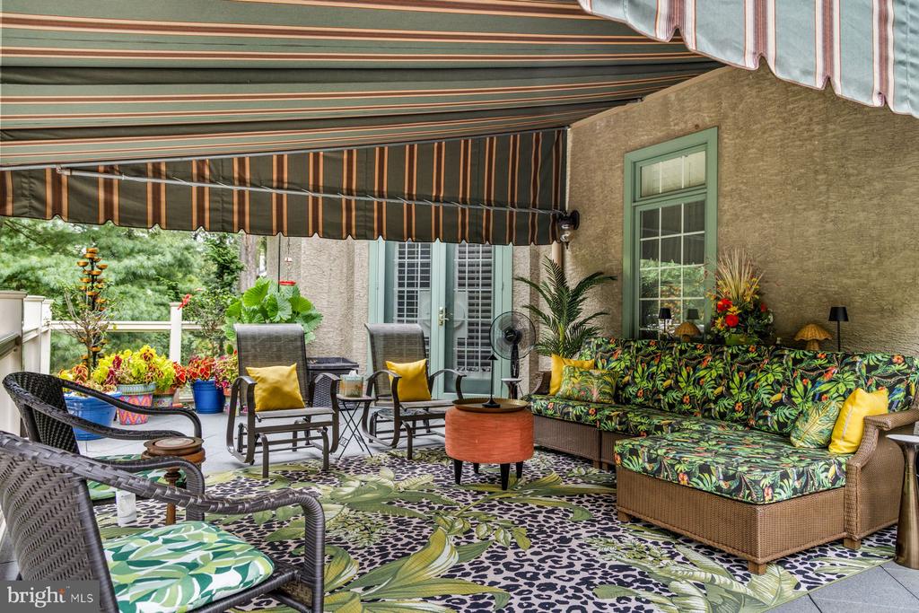 1255 Horseshoe Trail