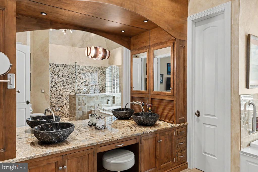 1255 Horseshoe Trail