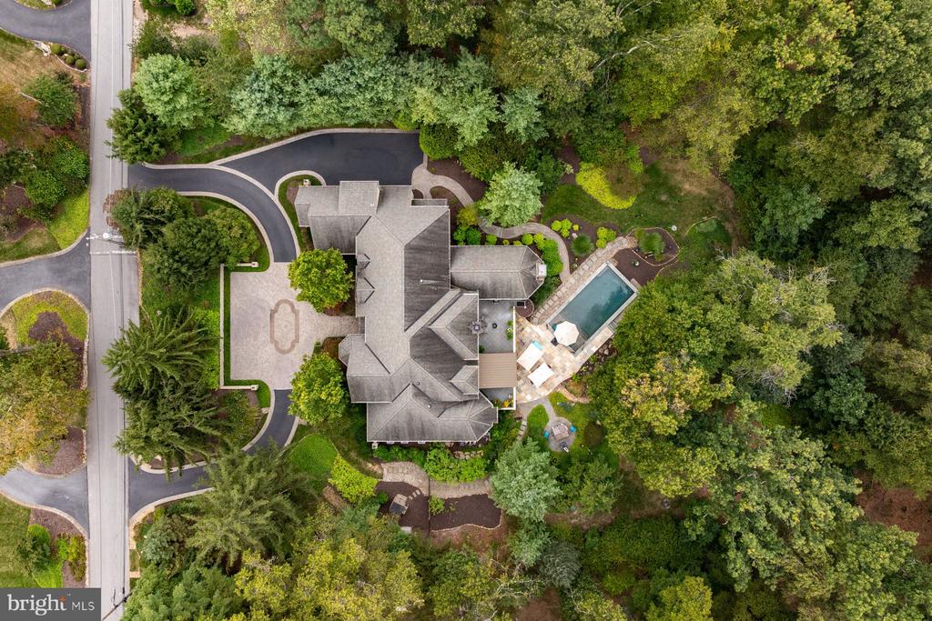 1255 Horseshoe Trail