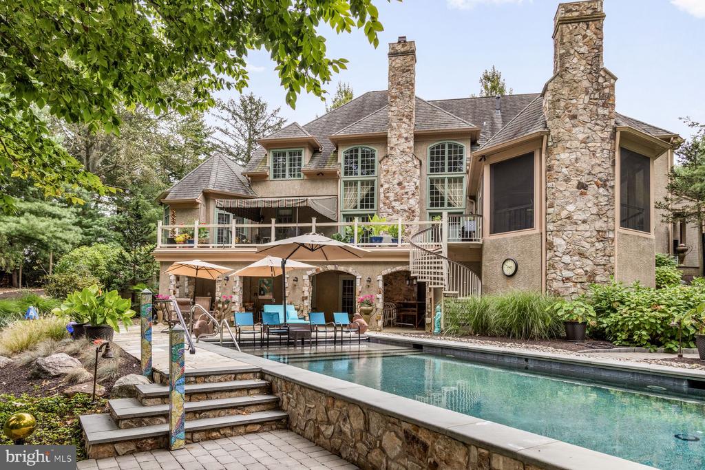 1255 Horseshoe Trail