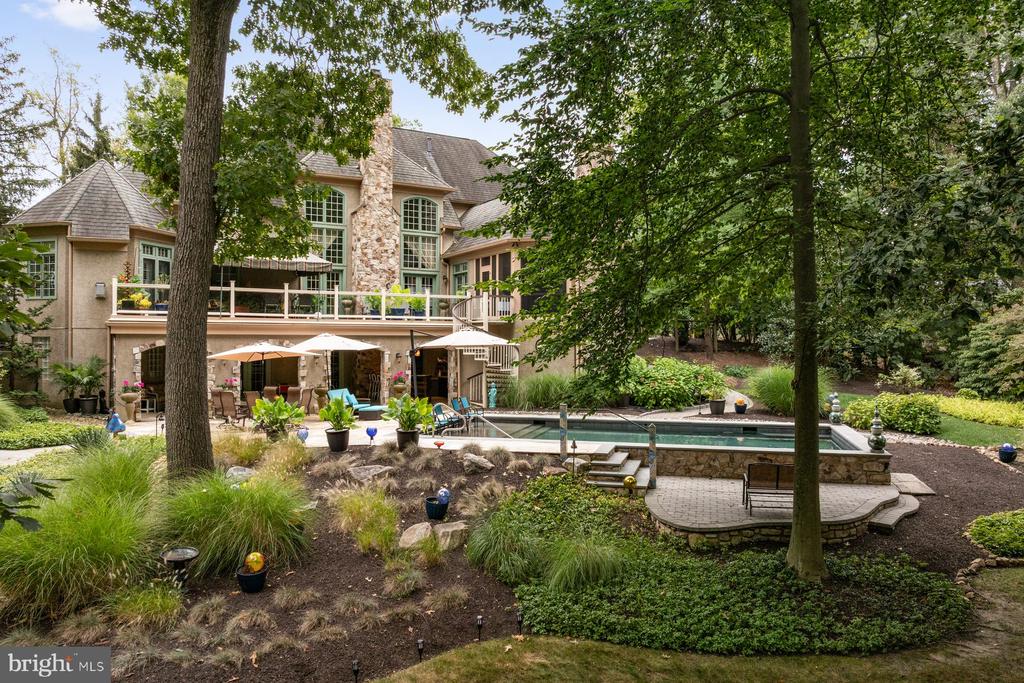 1255 Horseshoe Trail