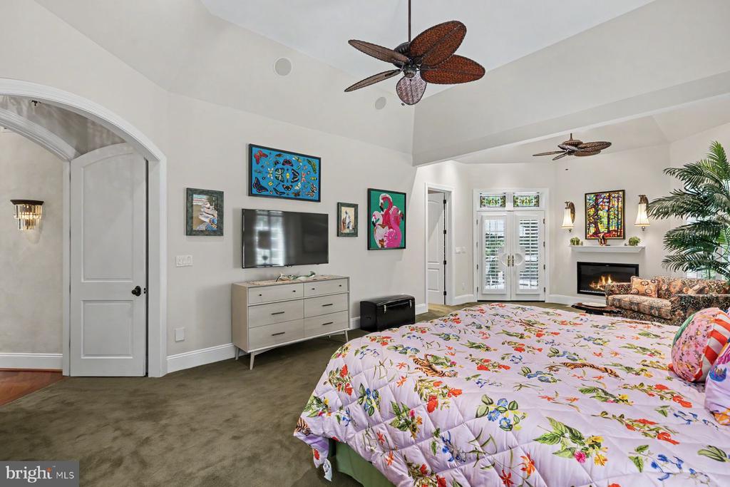 1255 Horseshoe Trail