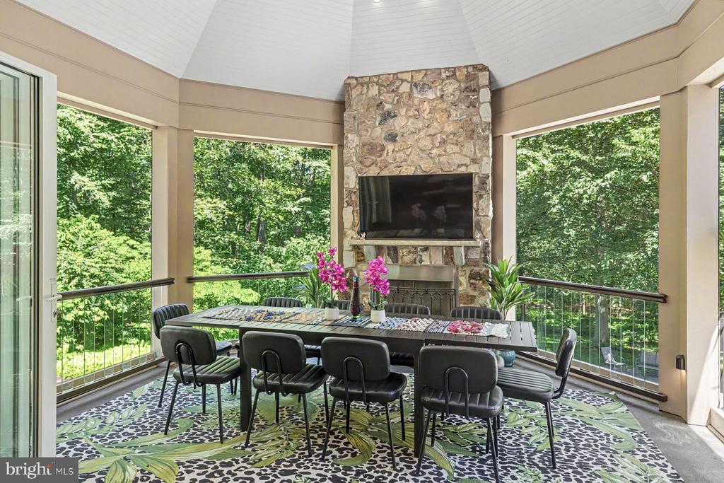 1255 Horseshoe Trail