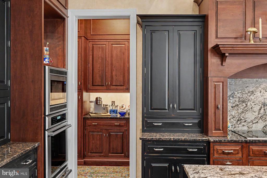 1255 Horseshoe Trail