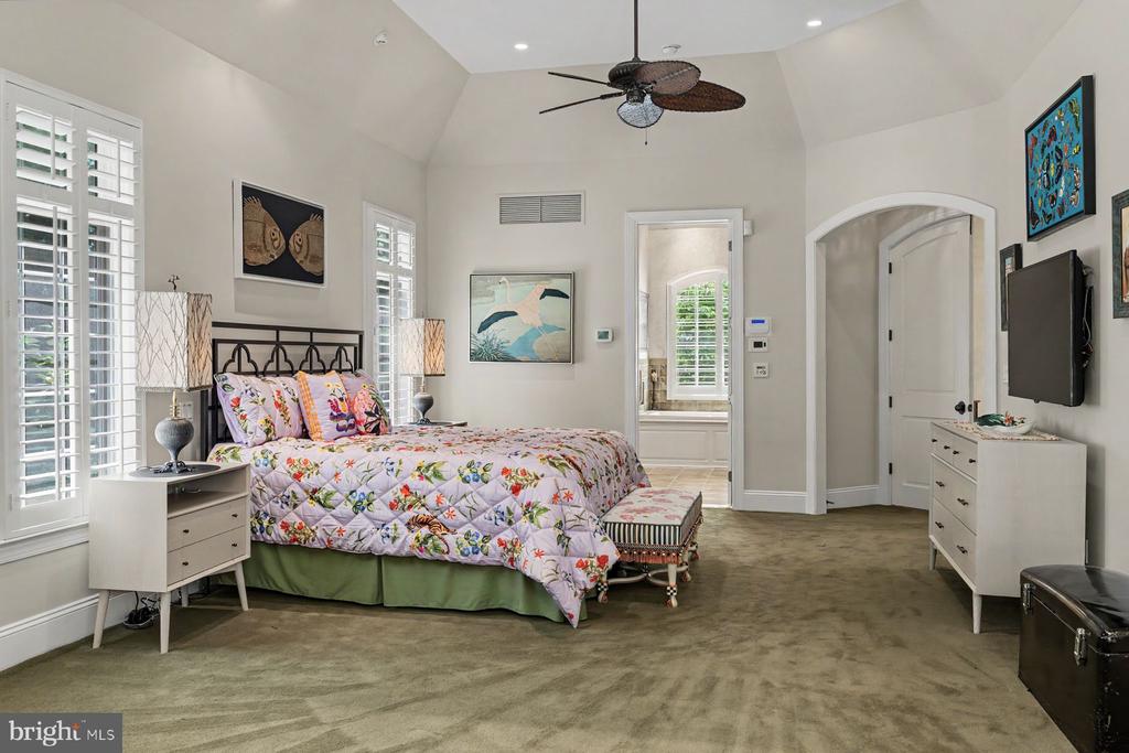 1255 Horseshoe Trail