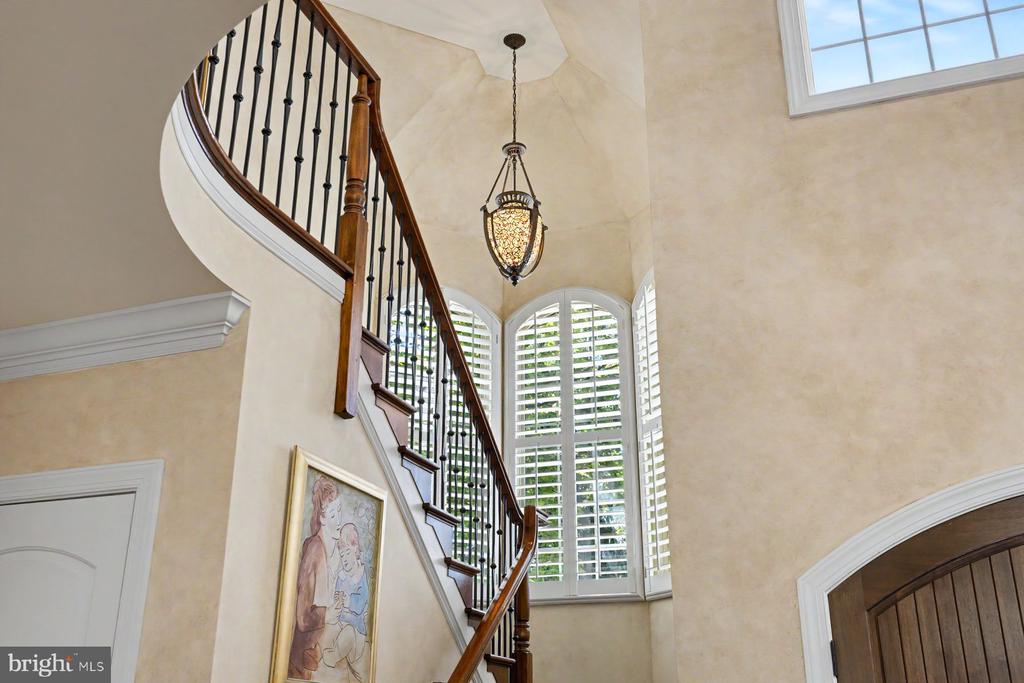 1255 Horseshoe Trail