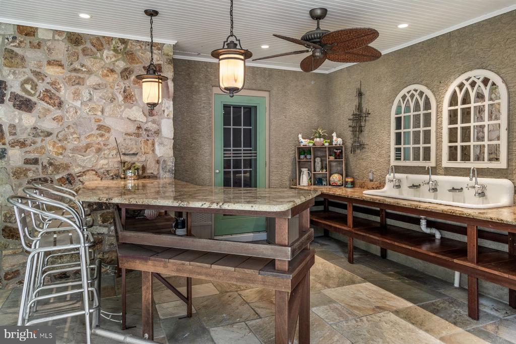 1255 Horseshoe Trail