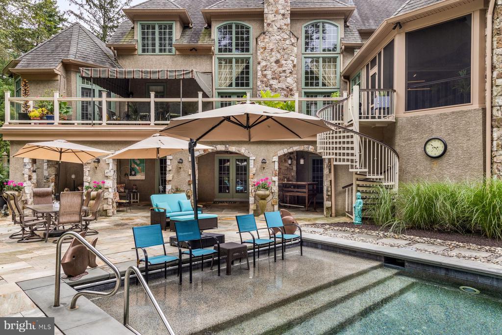 1255 Horseshoe Trail