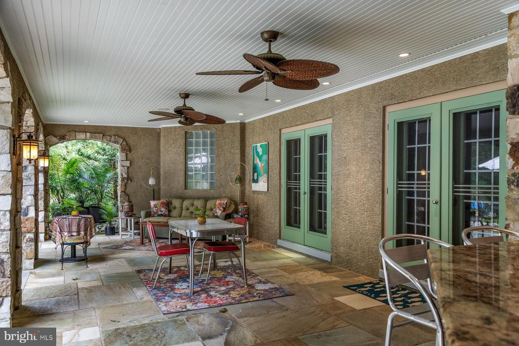 1255 Horseshoe Trail