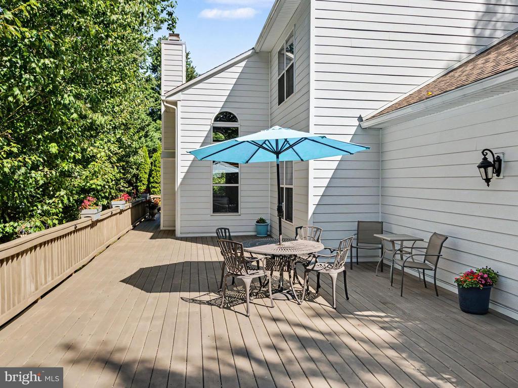 1021 MULBERRY STREET