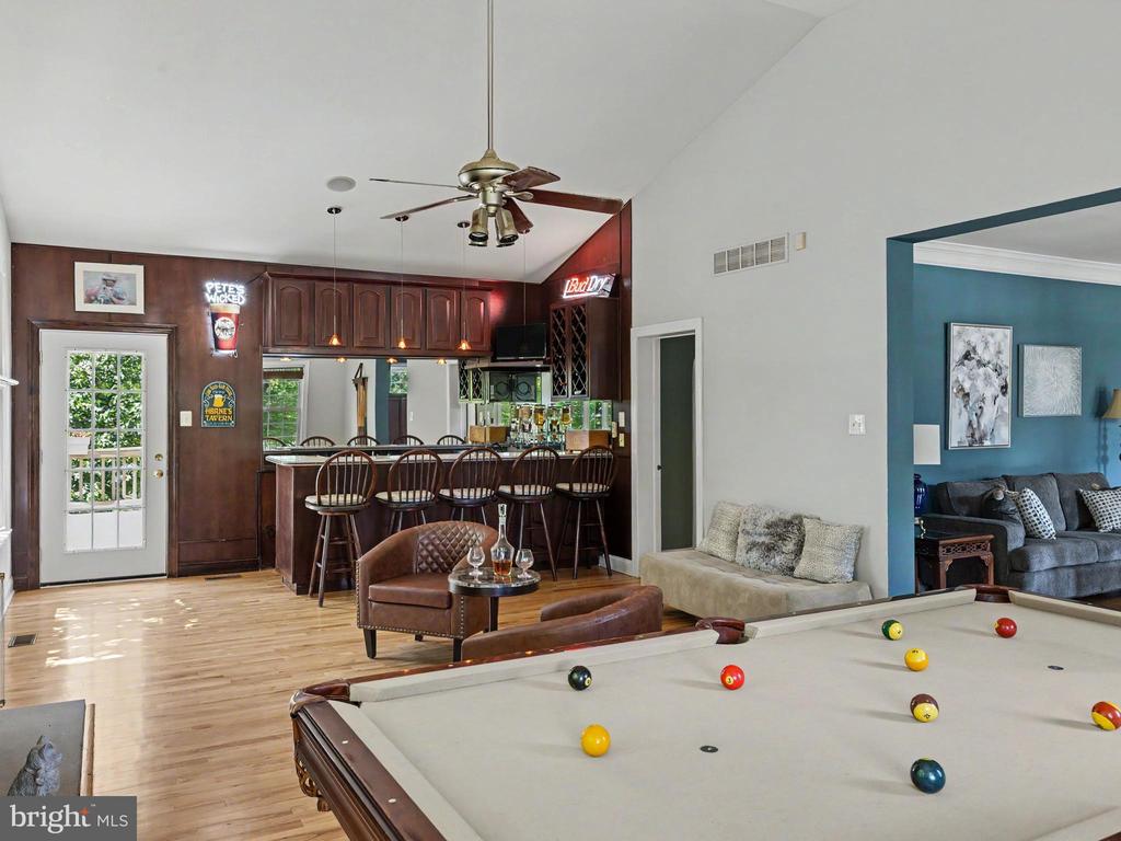 1021 MULBERRY STREET