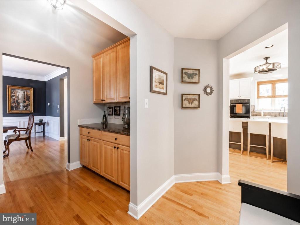 1021 MULBERRY STREET