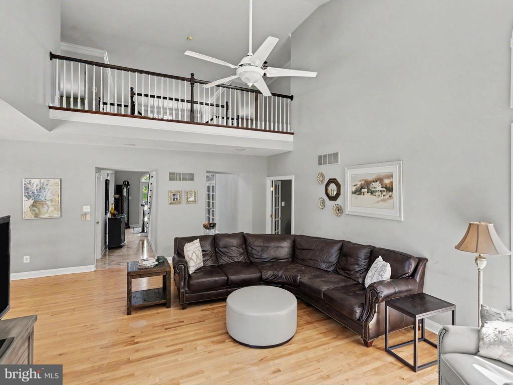 1021 MULBERRY STREET