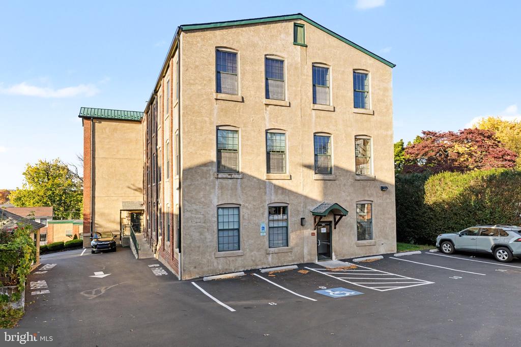 541 WASHINGTON AVENUE Unit: 301