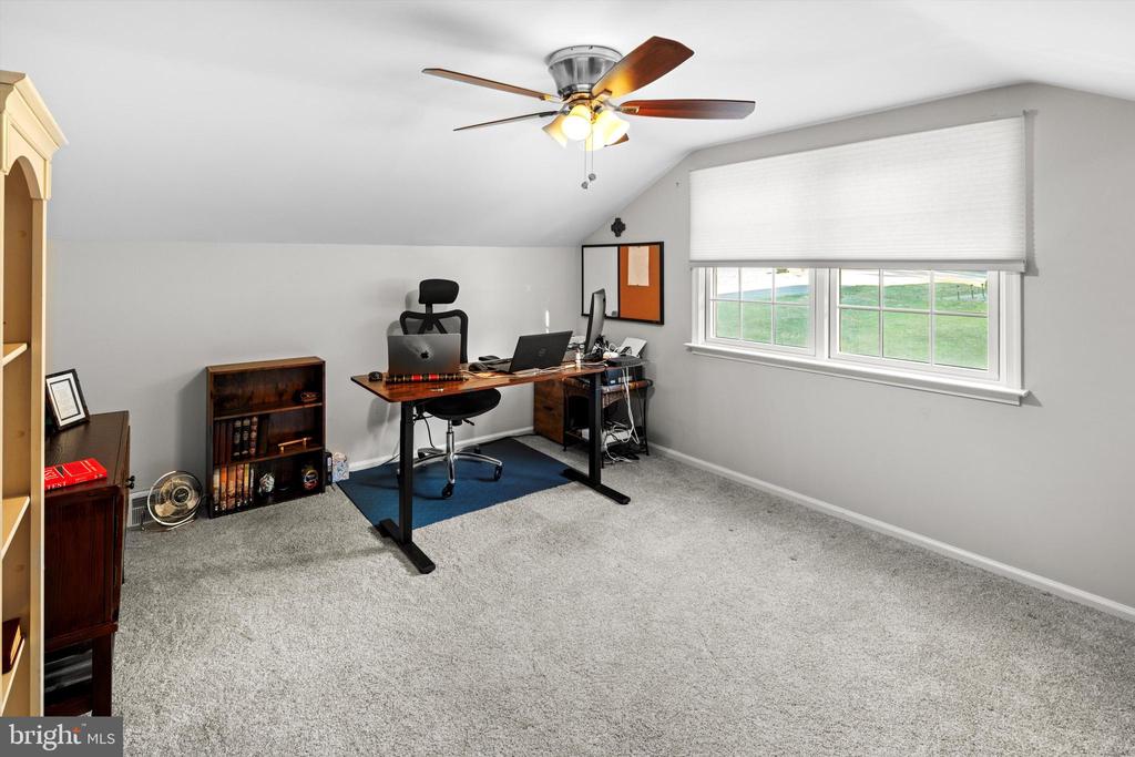 528 Ellis Rd
