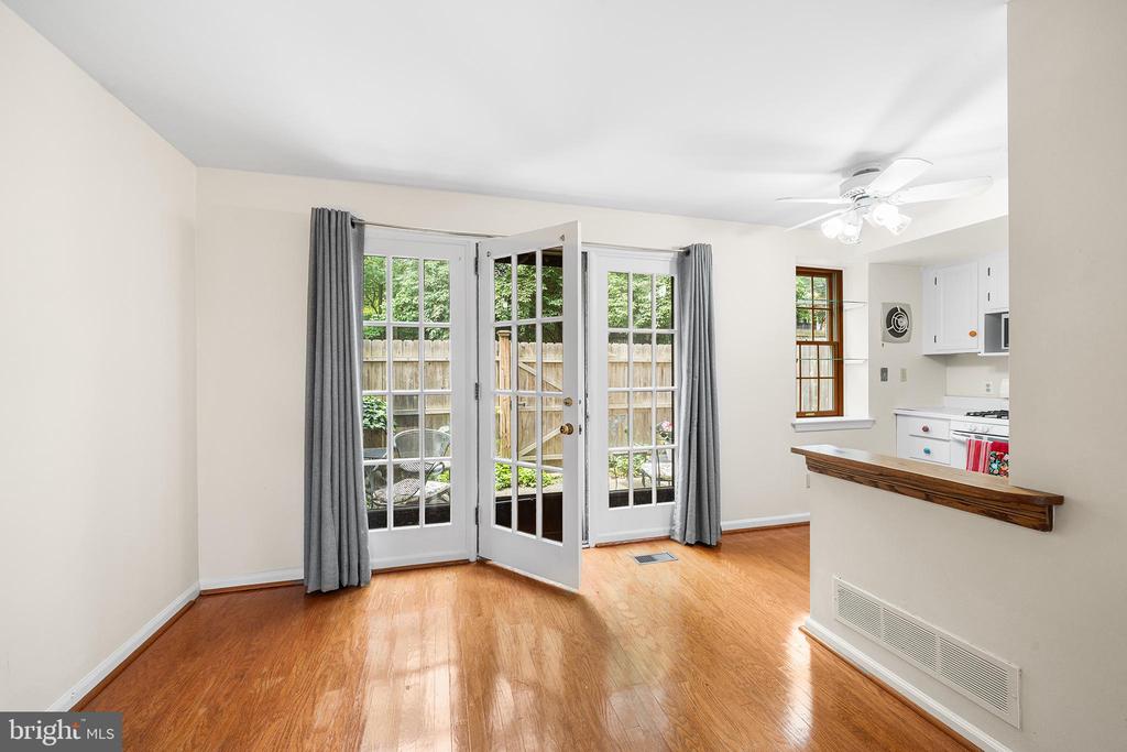 229 Bloomingdale Ave #1