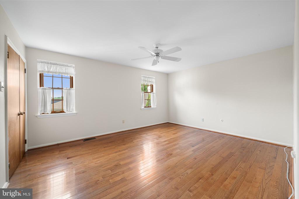 229 Bloomingdale Ave #1