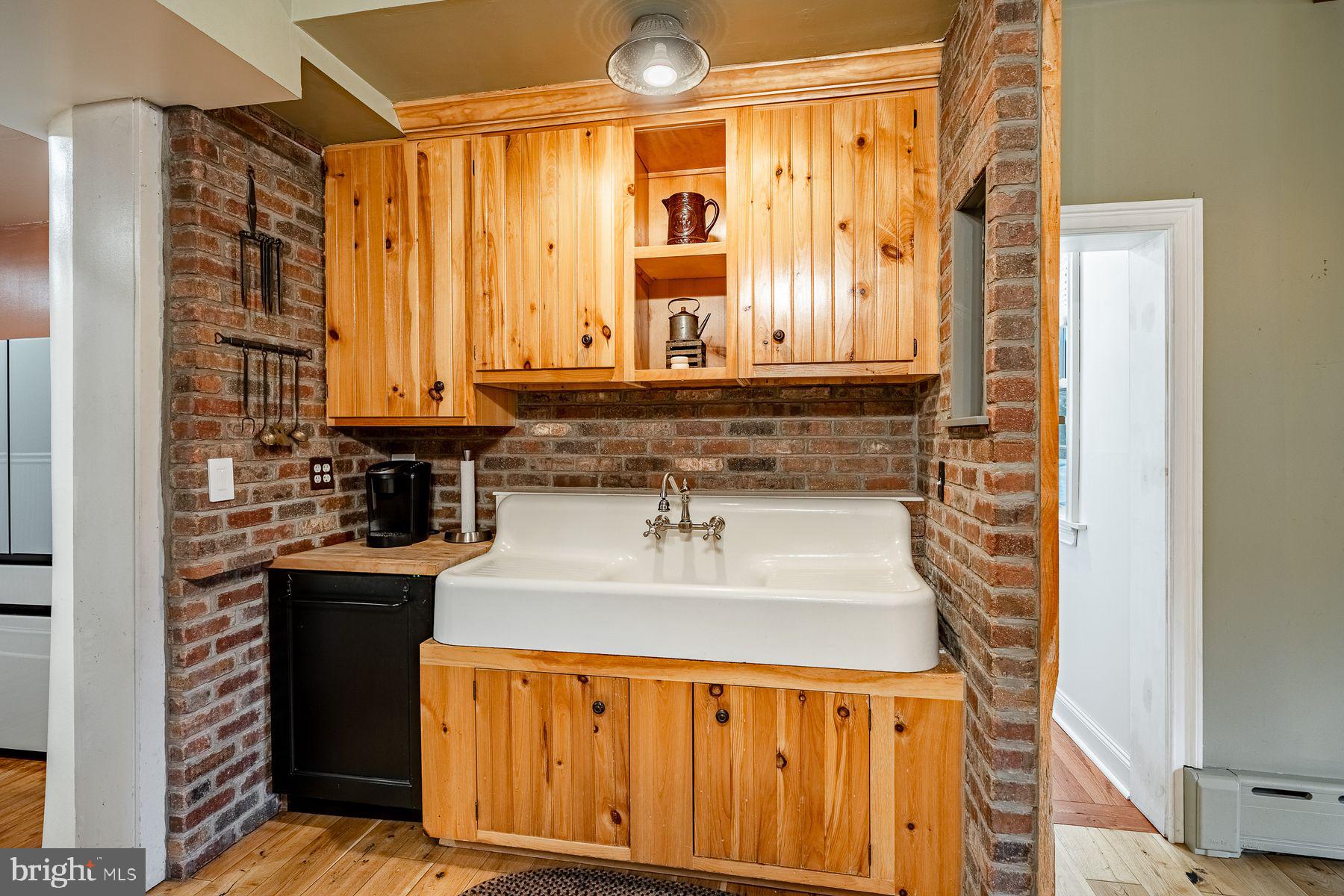 34 1/2 MARY JANE LANE