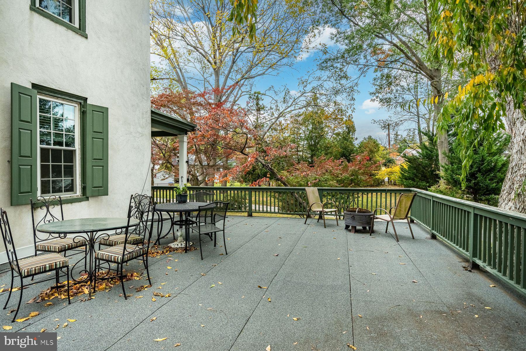 34 1/2 MARY JANE LANE