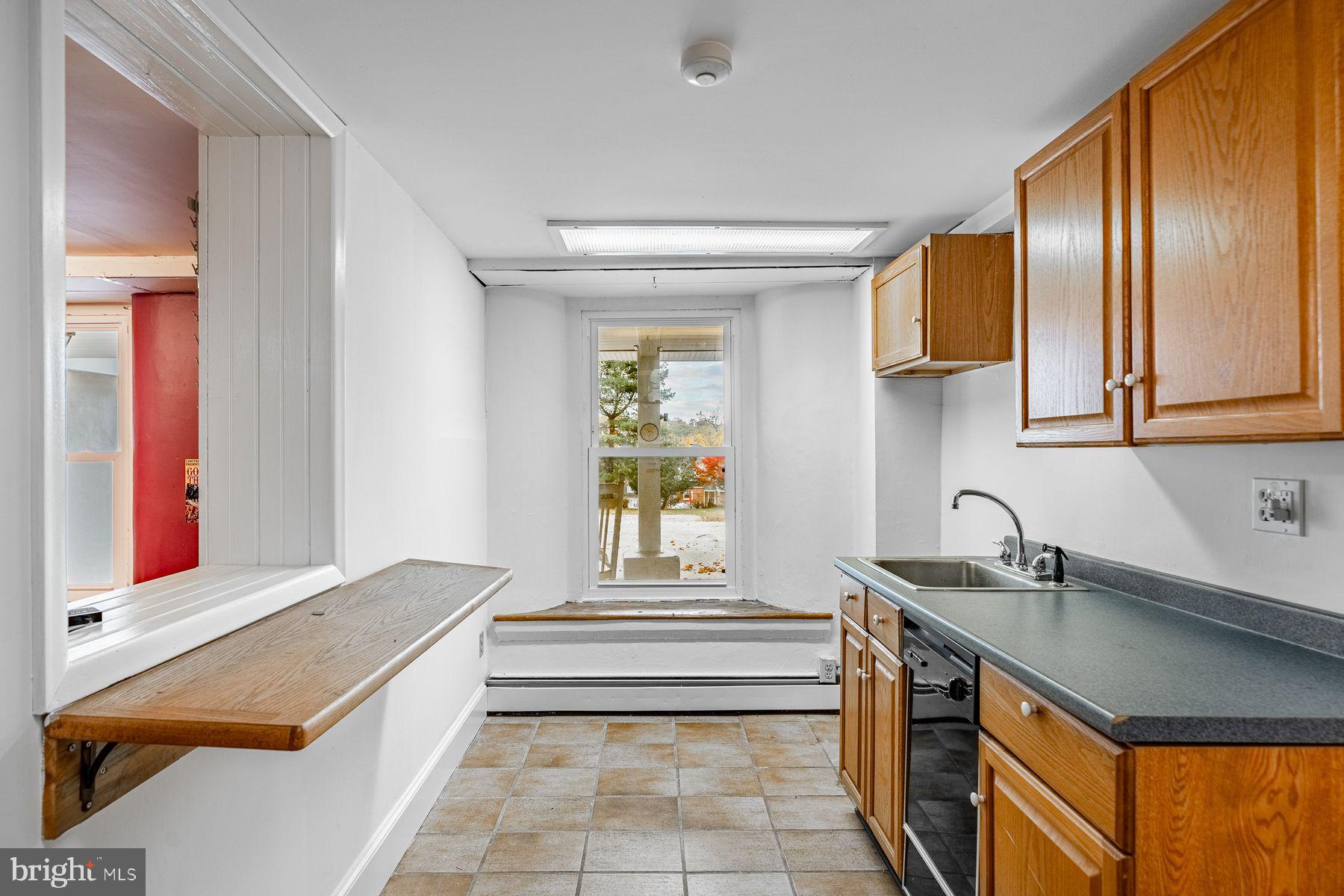 34 1/2 MARY JANE LANE