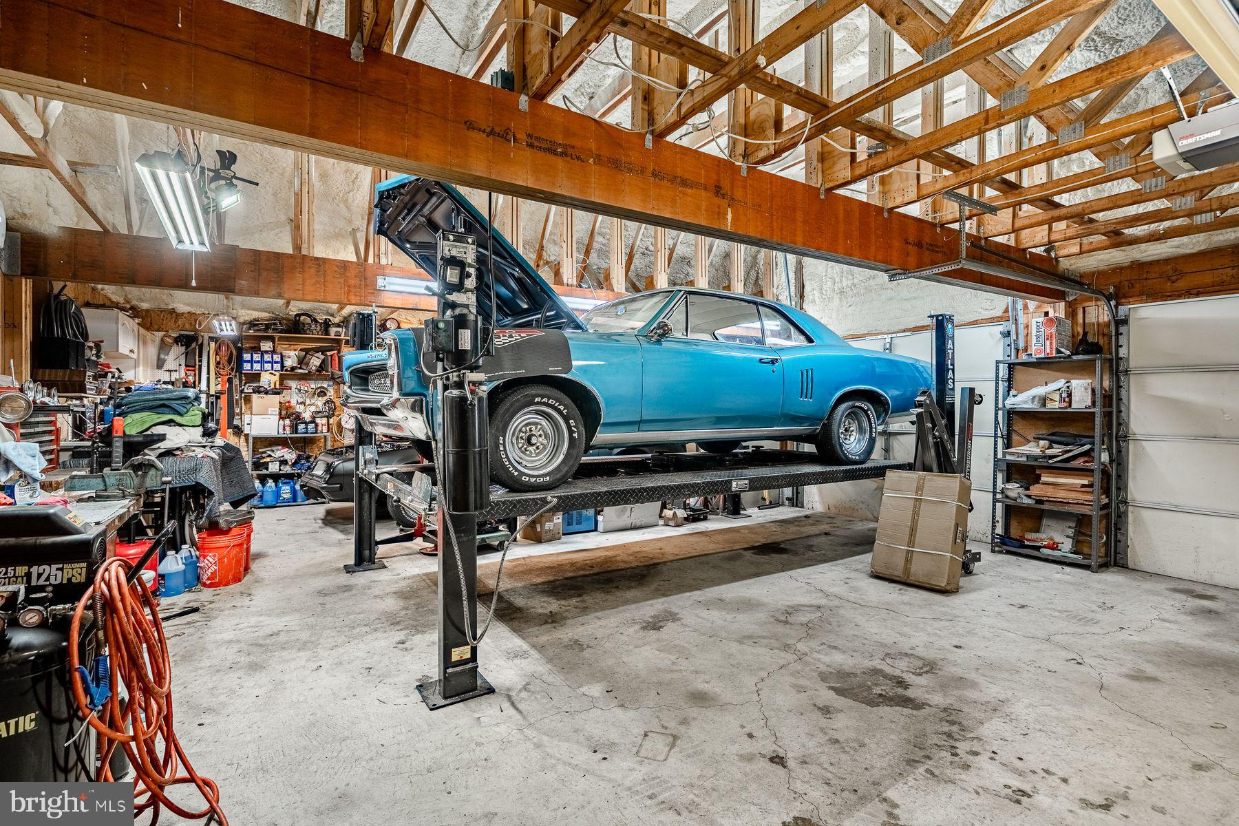 34 1/2 MARY JANE LANE