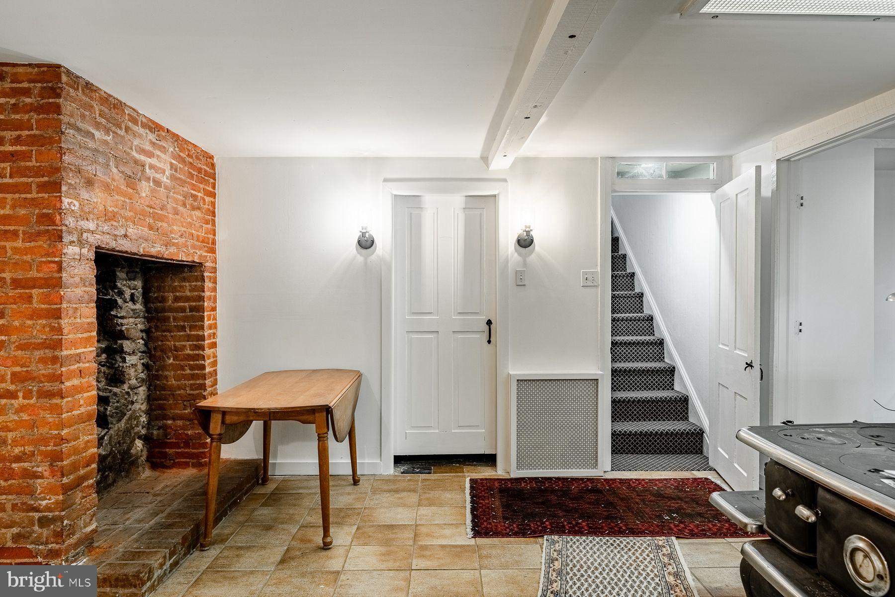 34 1/2 MARY JANE LANE