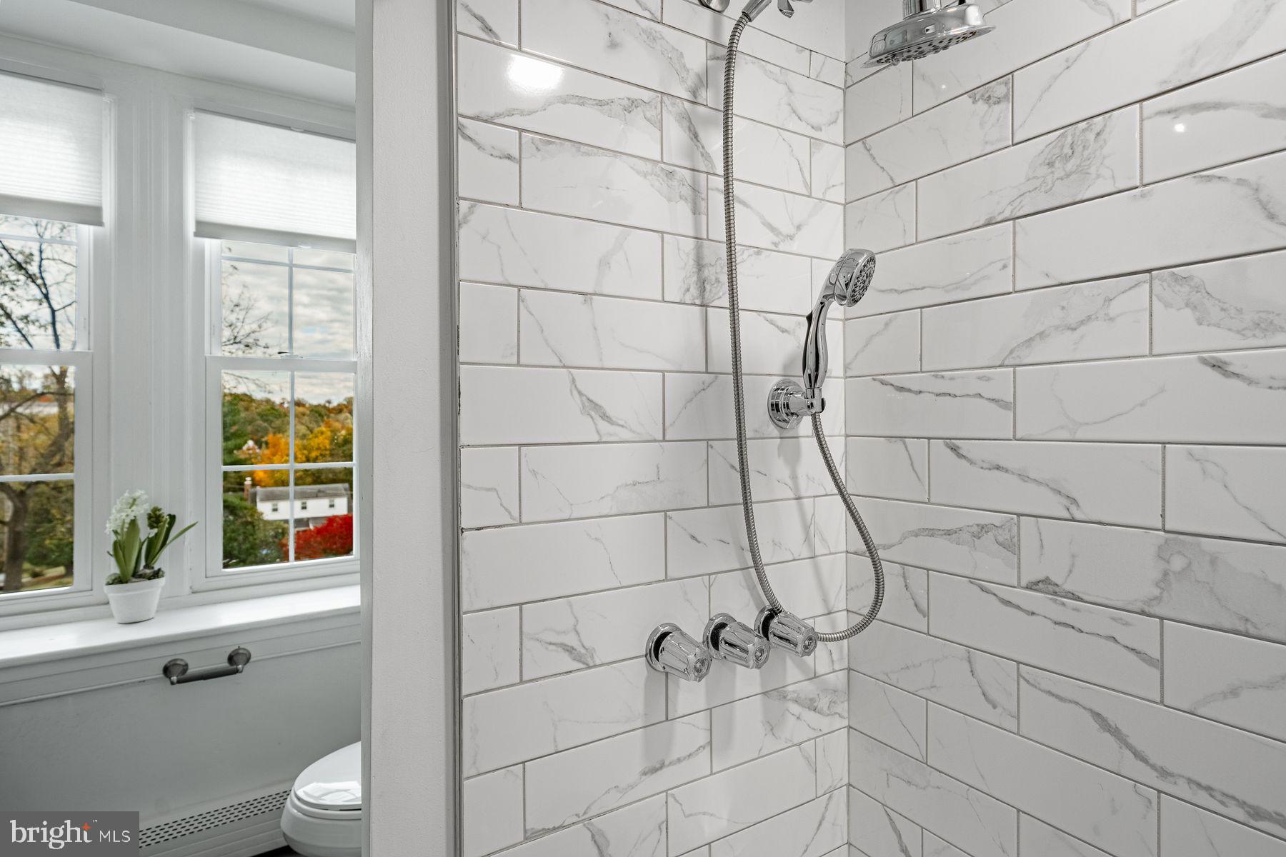 34 1/2 MARY JANE LANE