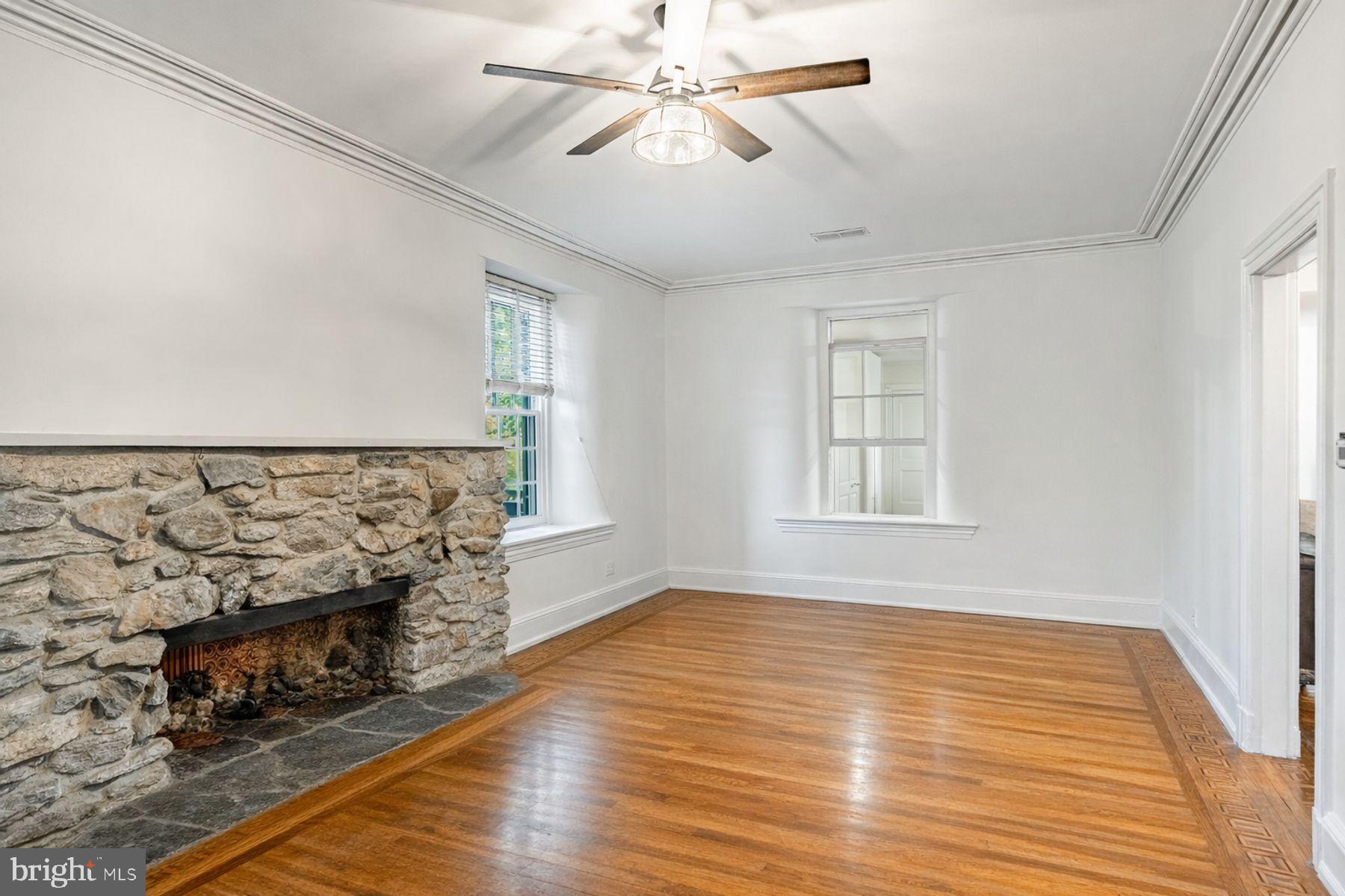 34 1/2 MARY JANE LANE