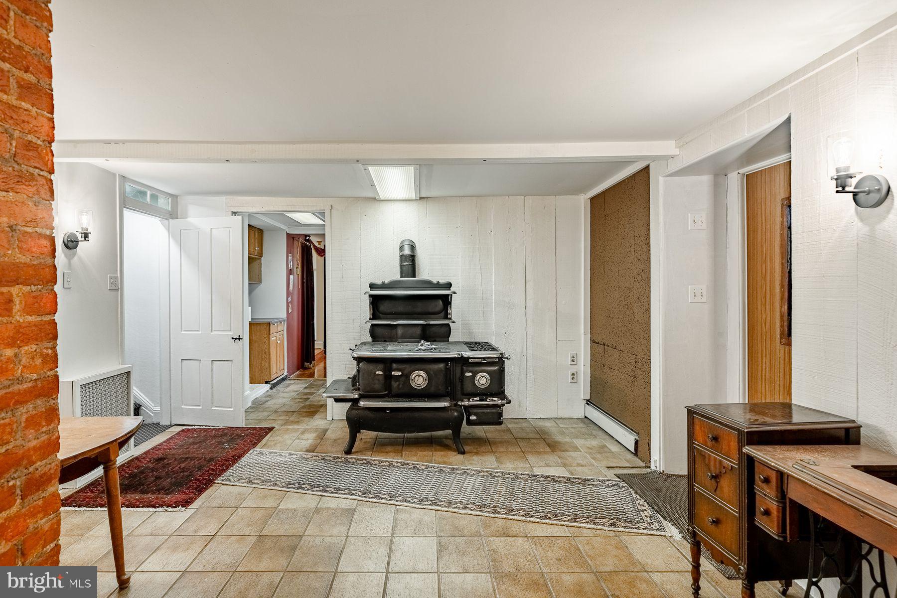 34 1/2 MARY JANE LANE