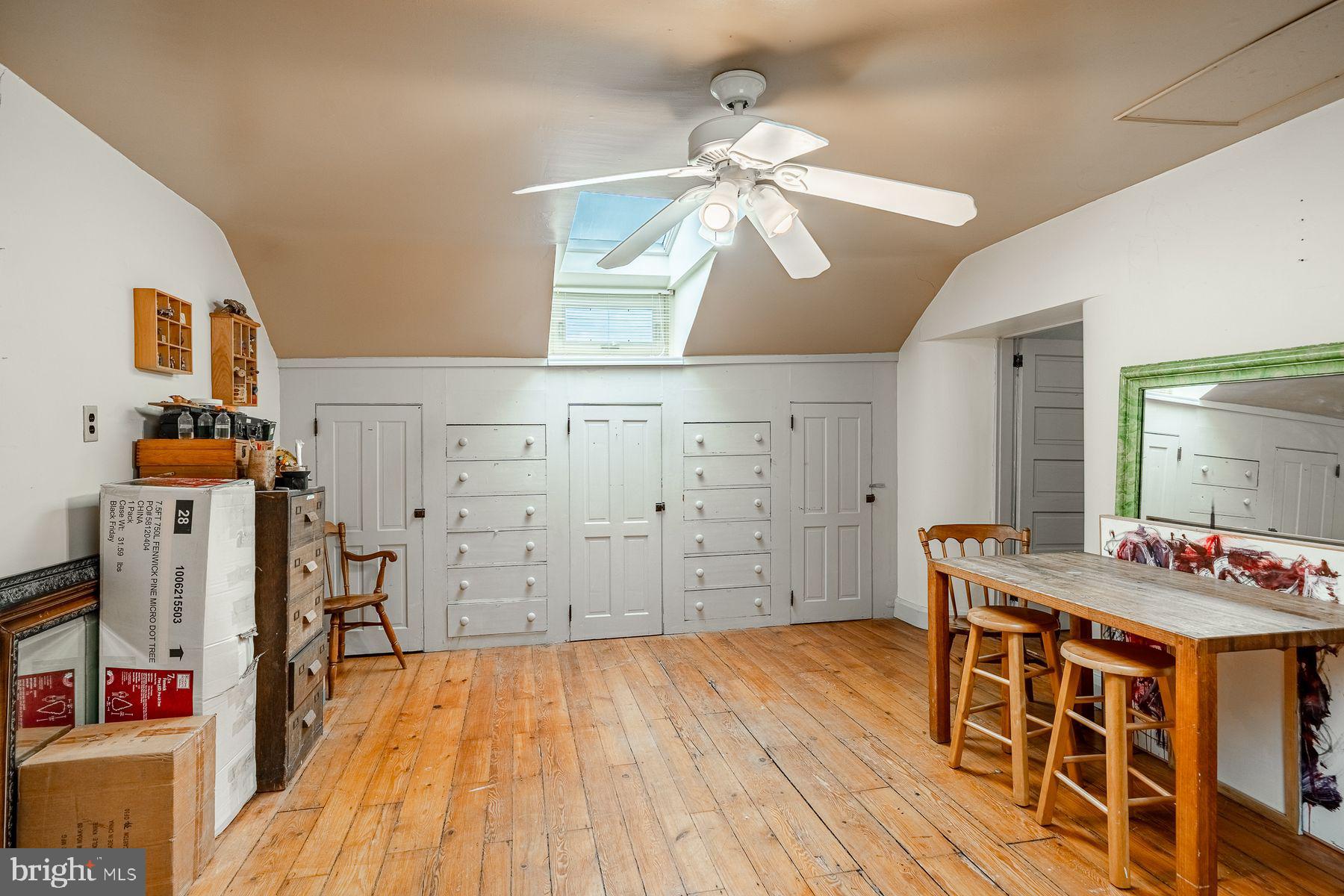 34 1/2 MARY JANE LANE