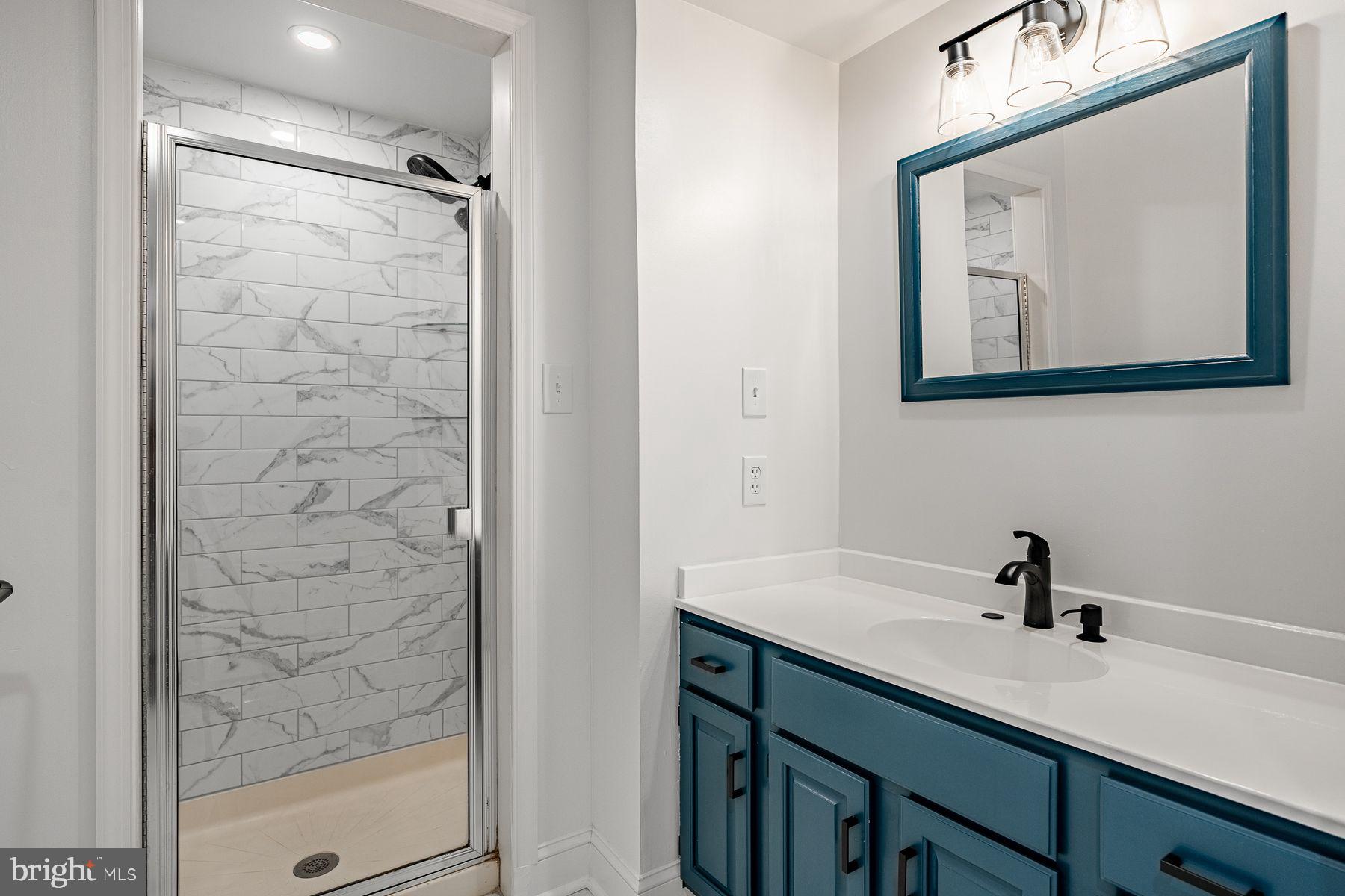 34 1/2 MARY JANE LANE