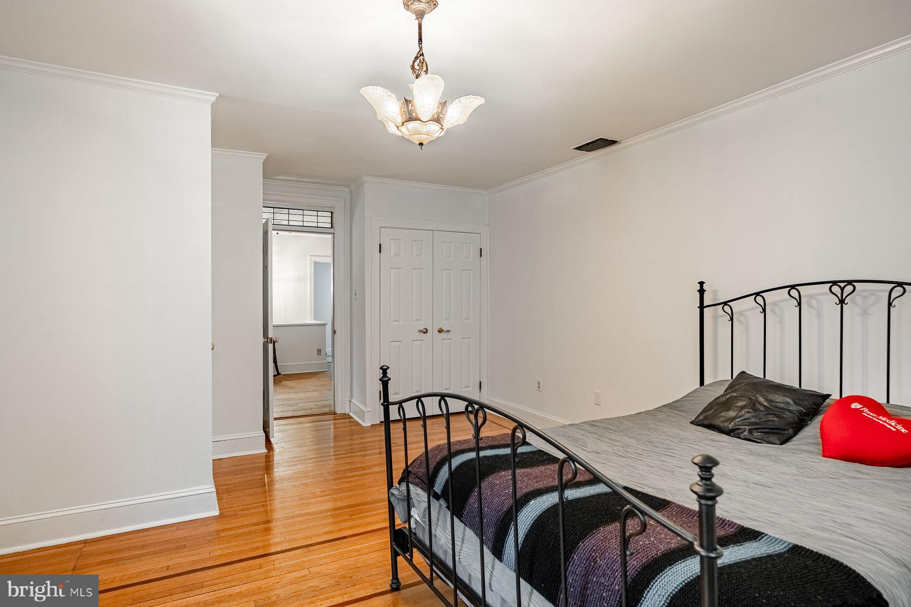 34 1/2 MARY JANE LANE