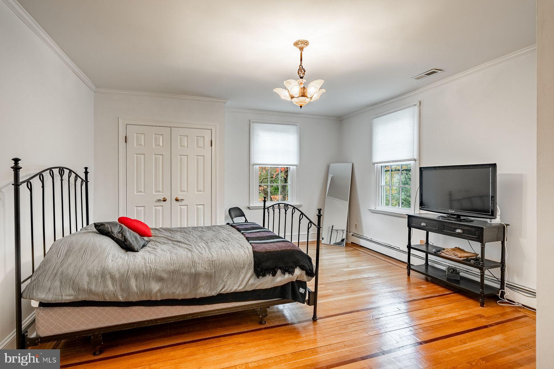 34 1/2 MARY JANE LANE