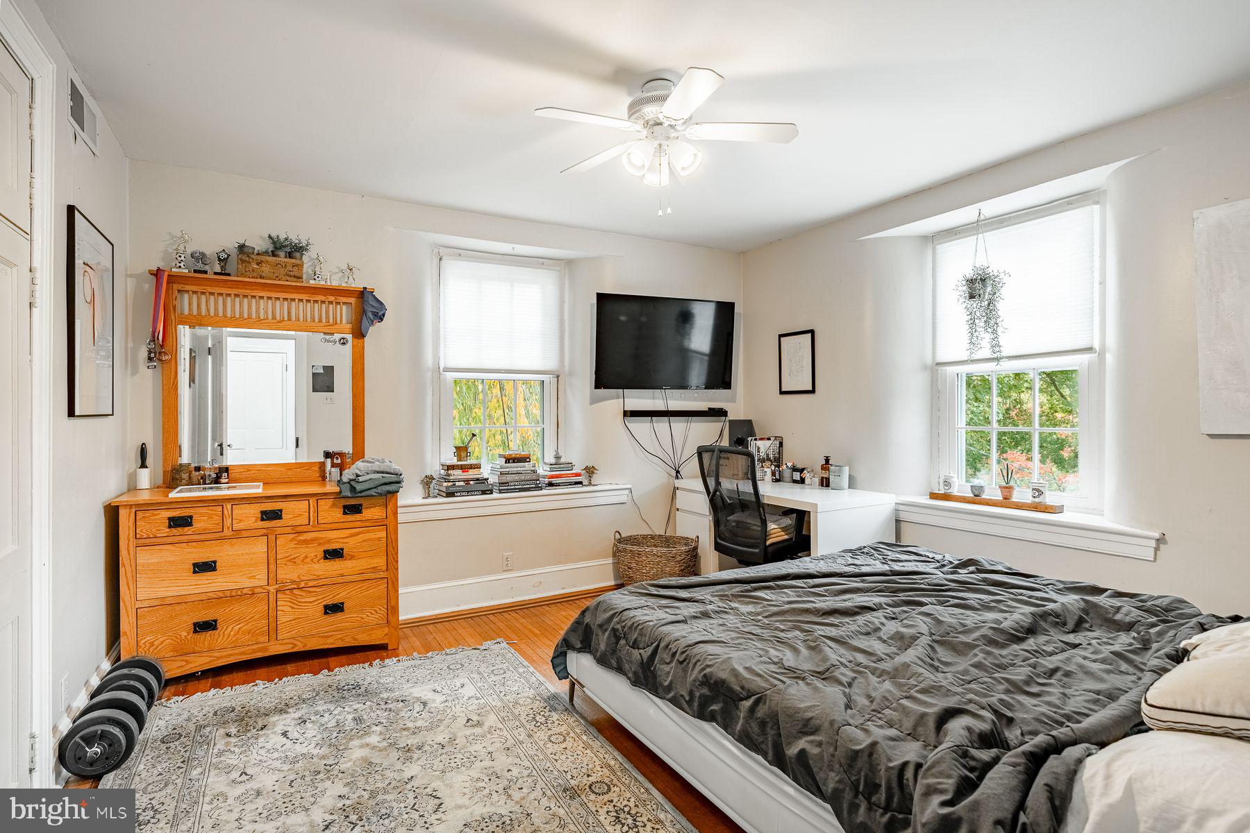 34 1/2 MARY JANE LANE