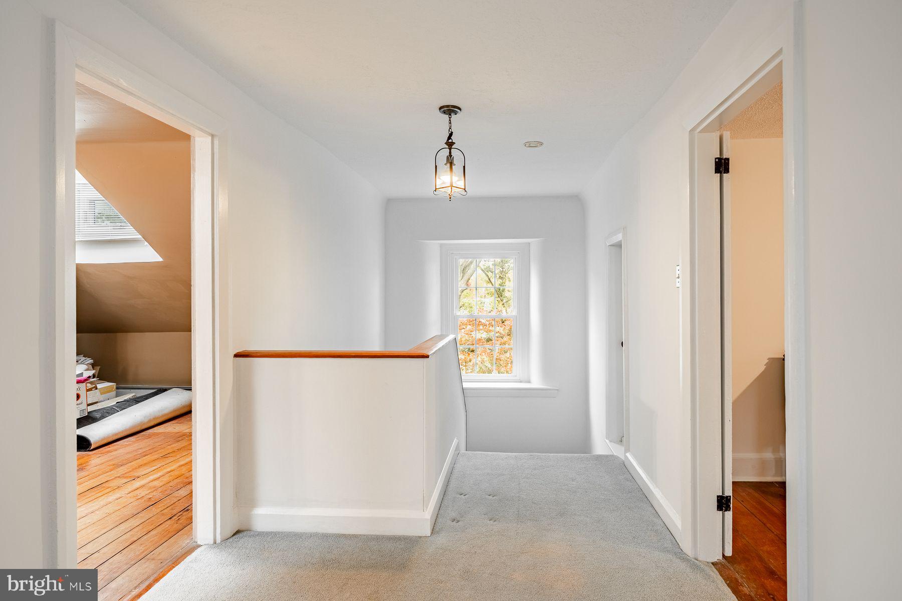 34 1/2 MARY JANE LANE