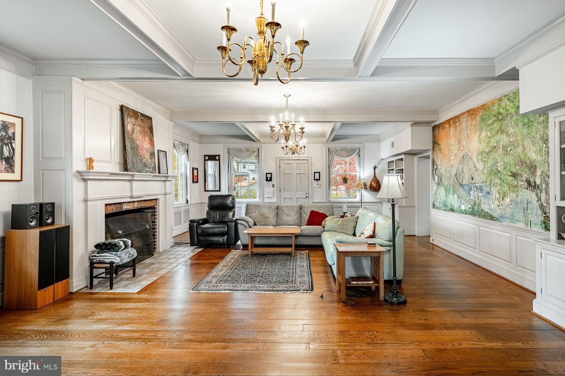 34 1/2 MARY JANE LANE