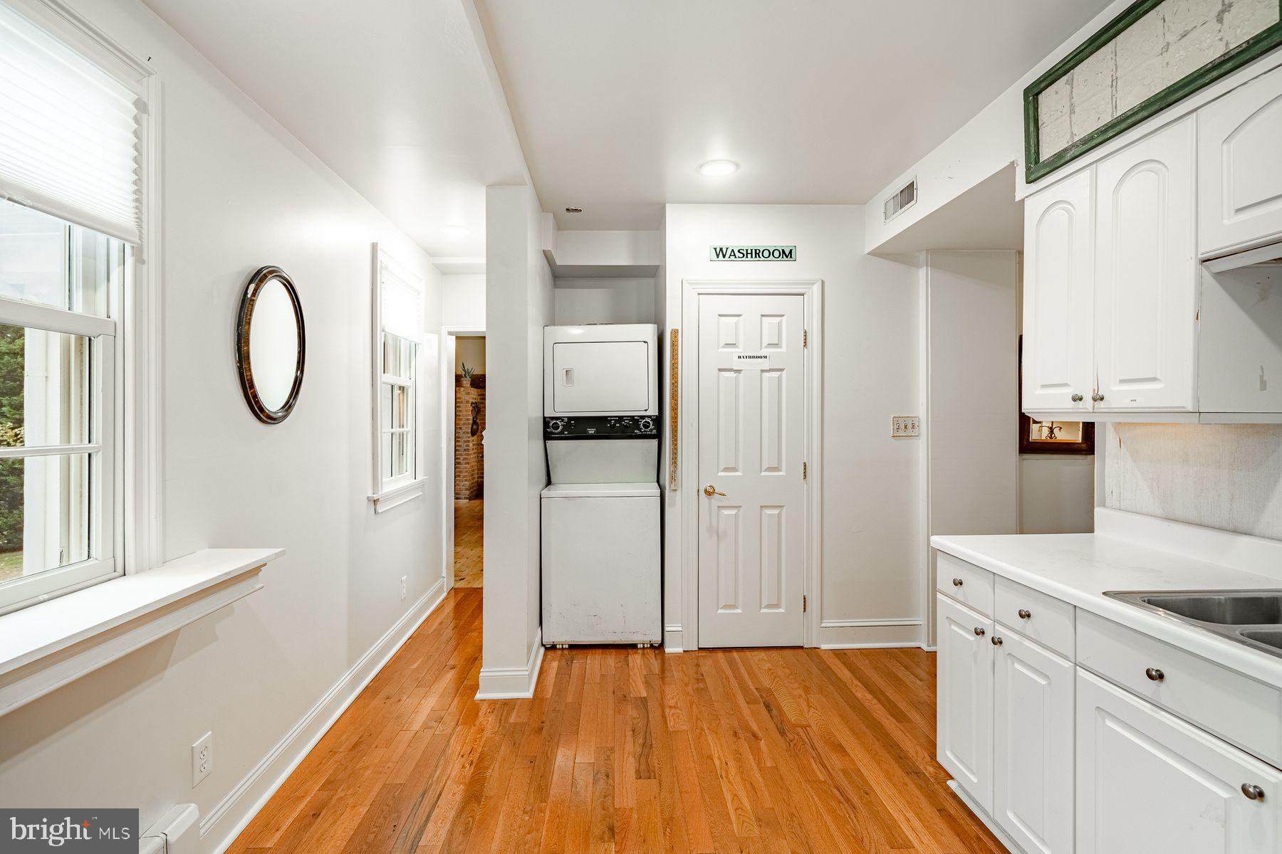 34 1/2 MARY JANE LANE