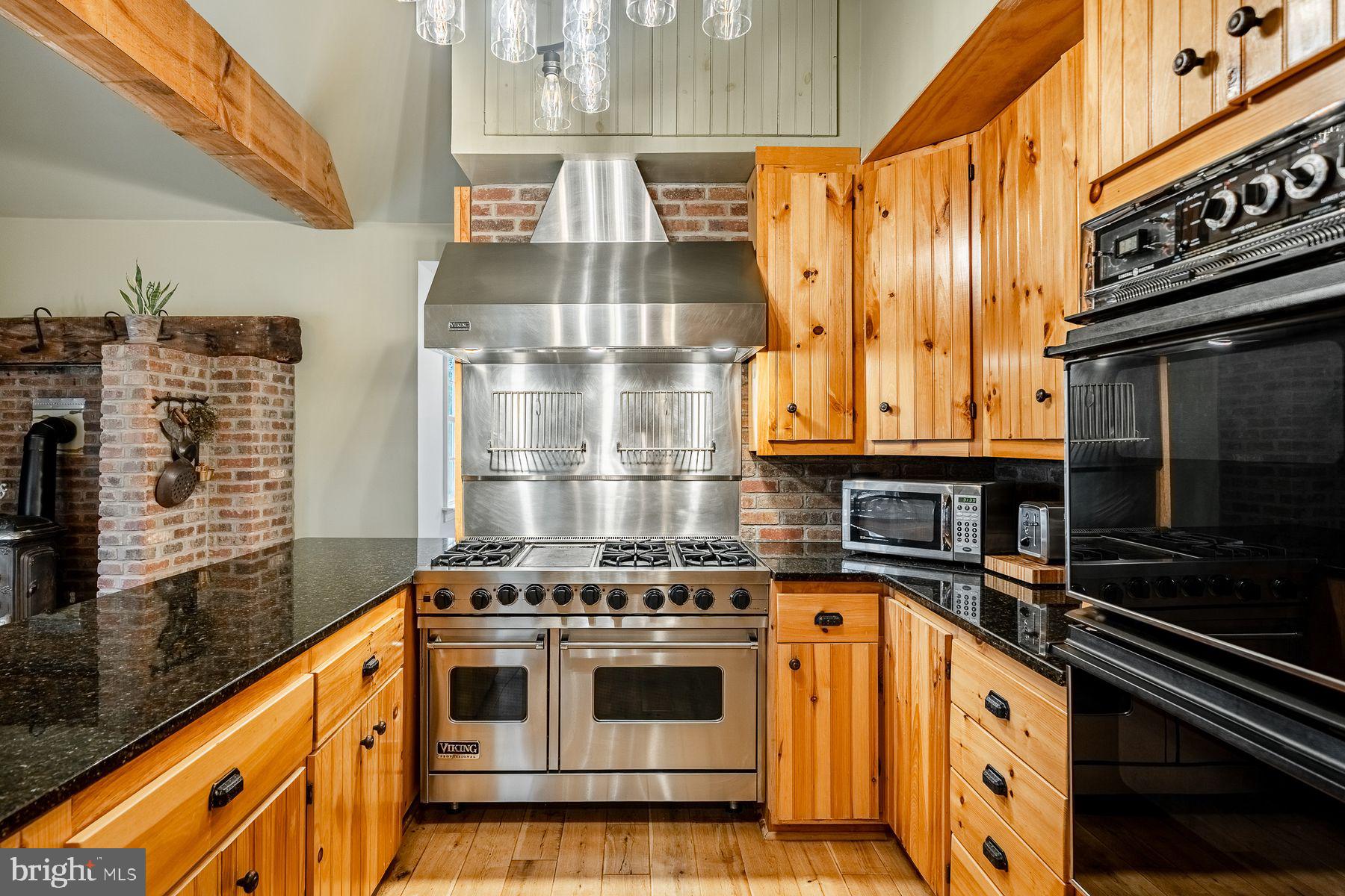 34 1/2 MARY JANE LANE