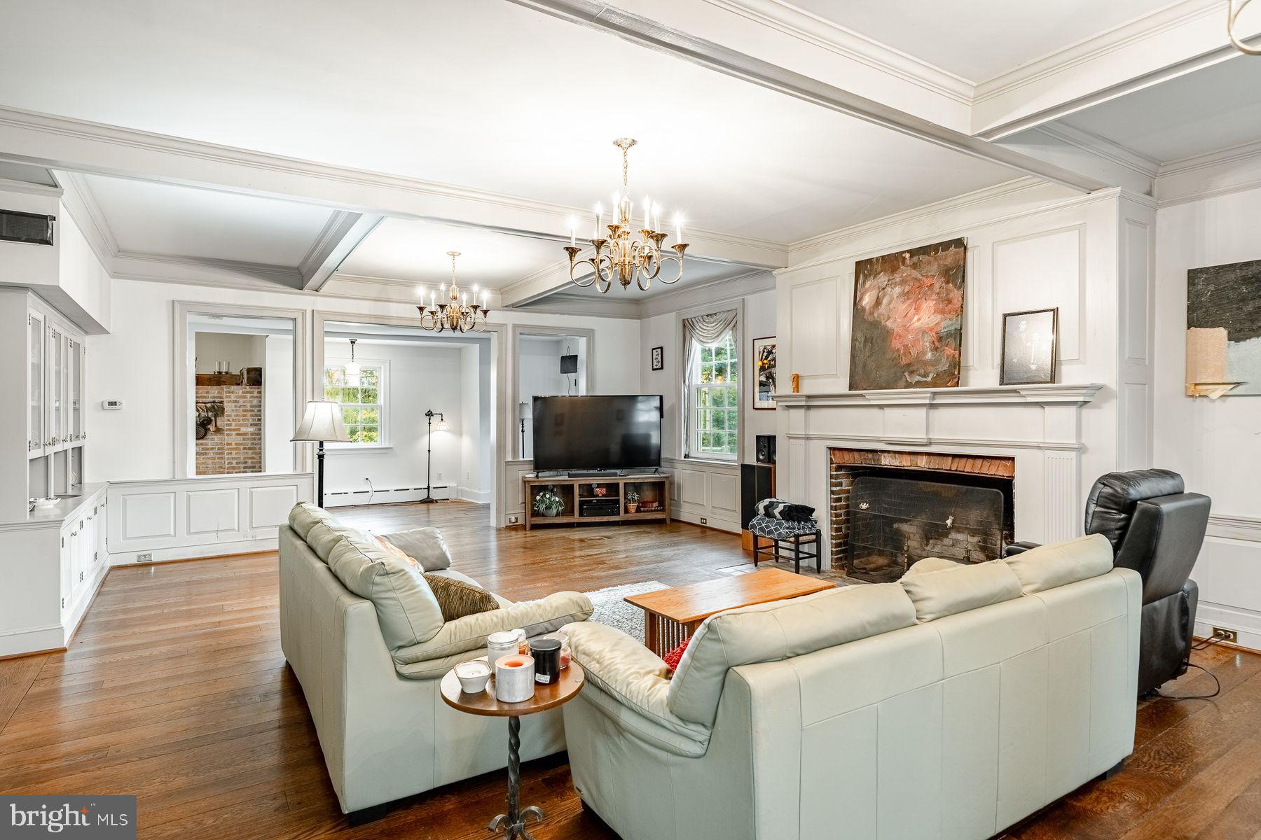 34 1/2 MARY JANE LANE